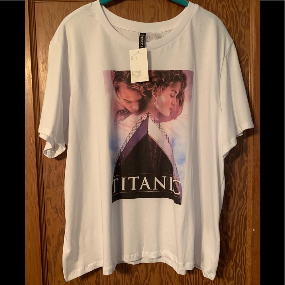 NWT Titanic Graphic Tee
